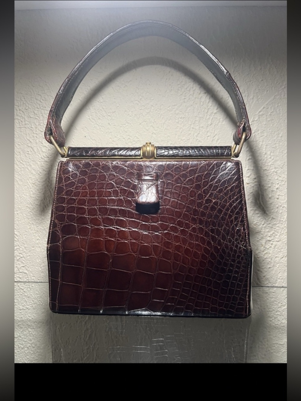 💚 Vintage Lucille De Paris Saks
5th Avenue Brown Alligator
Purse Handbag💚